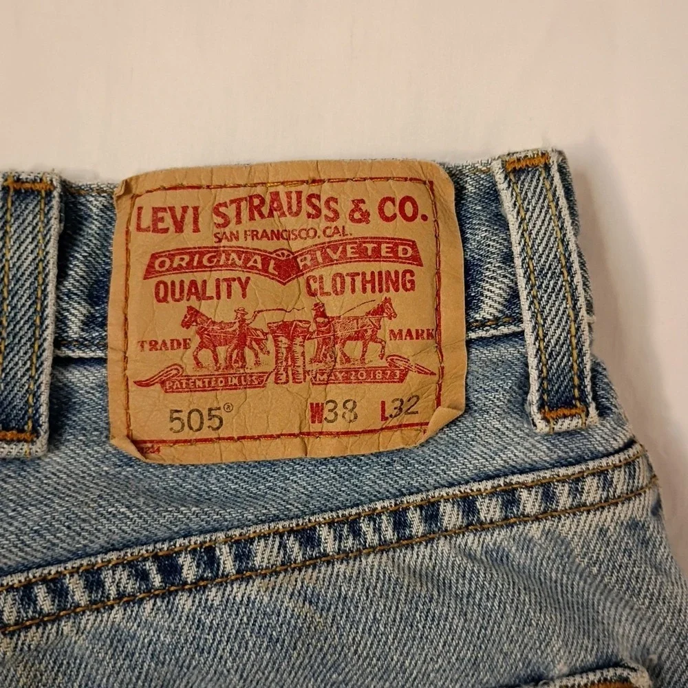 Levis 505 Regular Fit Straight 38 (36) x 32 (30) Light Wash Denim Blue Jeans Zip
